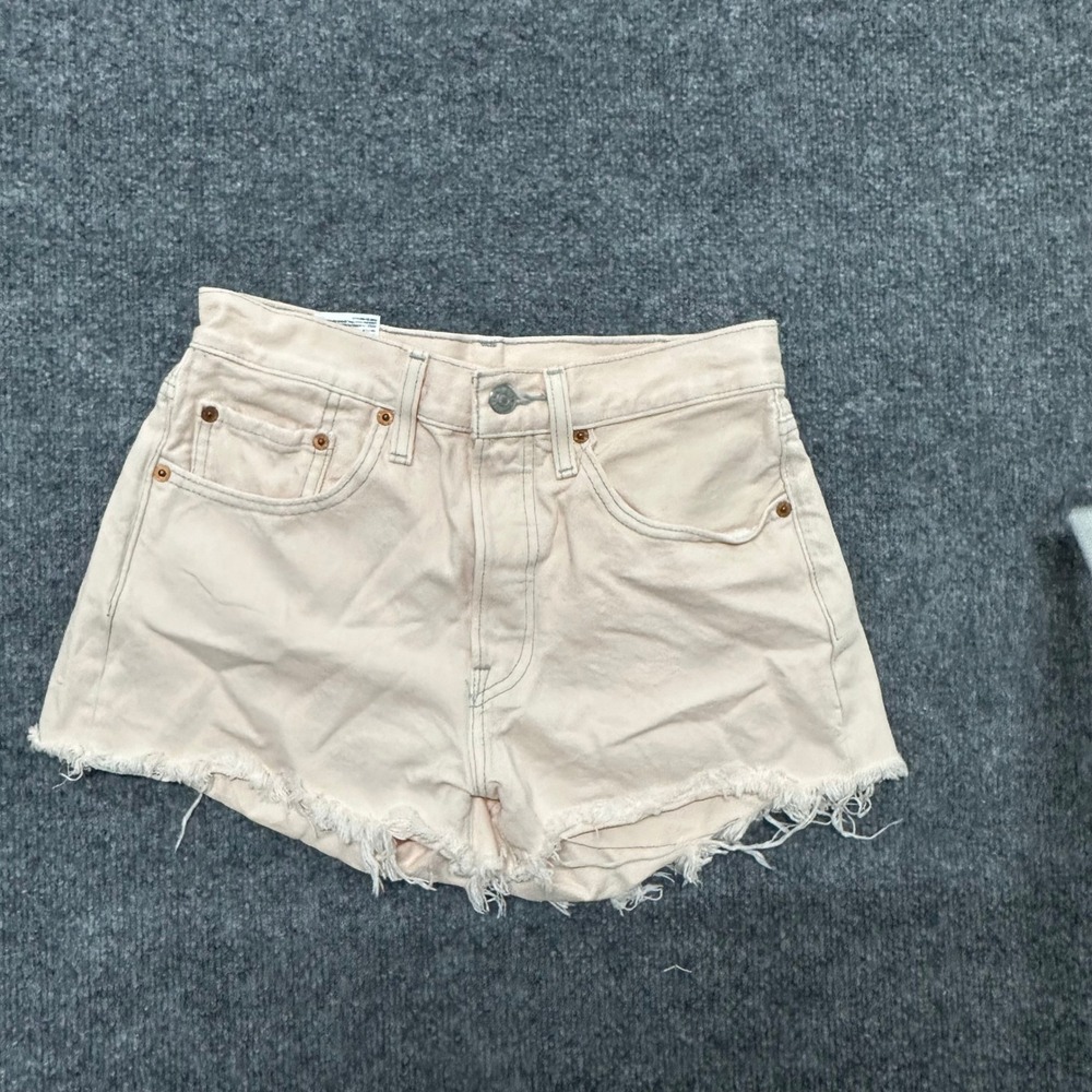 Levi's Shorts Womens Size 26 Peach Pink Cotton 501 Original Cutoff Frayed Hem